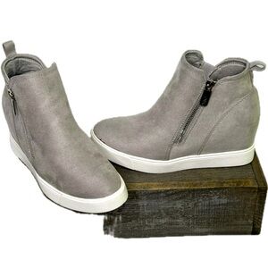 3/$25💥 Anne Klein Gray Ankle Boots Booties Sz 7